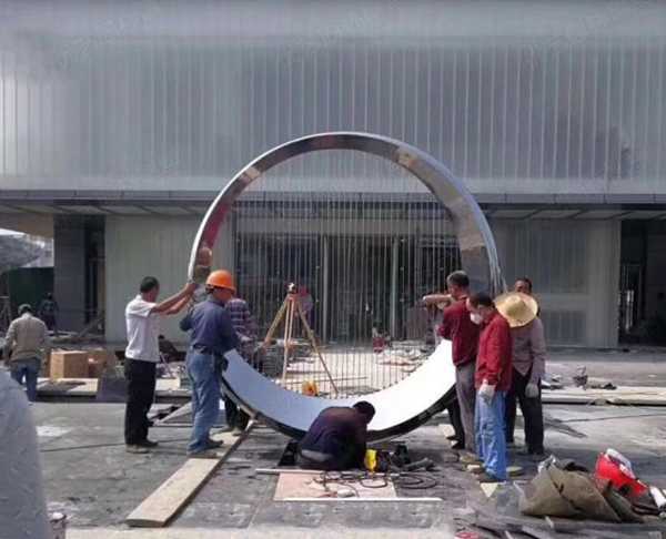 現代園林景觀雕塑如何進行包裝運輸？優藝雕塑廠家為您支招