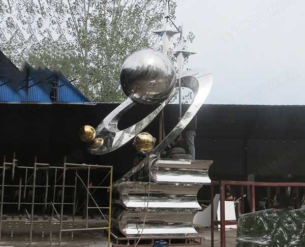 不銹鋼雕塑材料制造技術有什么？